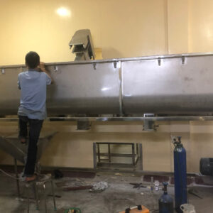 may-tron-cong-nghiep-nam-ngang